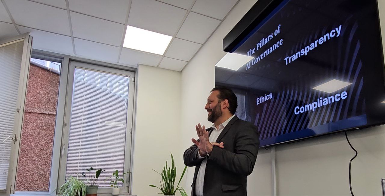 Dan Thomas - AI Prompt Engineering Training